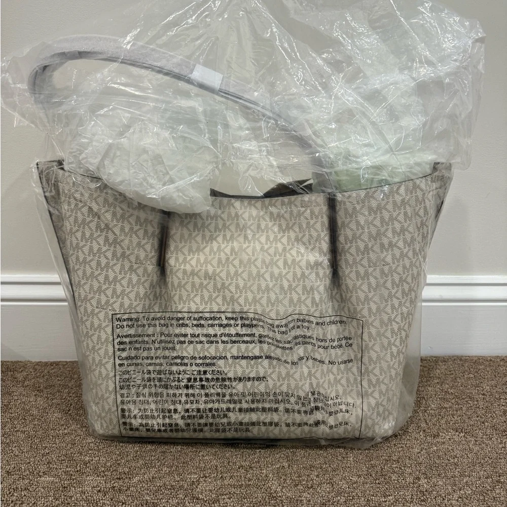 Michael Kors Emilia Large Center Zip Pocket Tote Bag, Purse, Vanilla/acorn - Picture 6 of 10